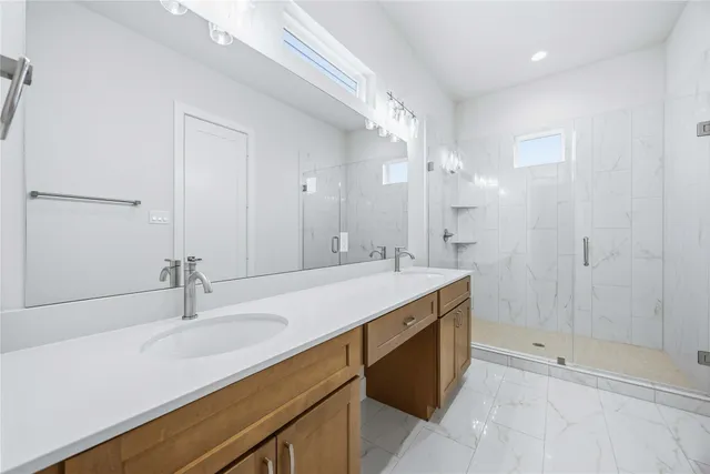 $2,400 | 6117 De Campo Street, Houston, TX 77091