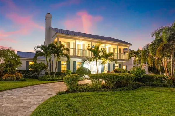 $2,999,000 | 511 Windward Passage, Clearwater Beach, FL 33767