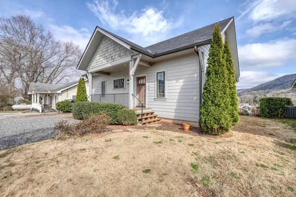 $3,000 | 56 Oak Crescent Circle, Clayton, GA 30525