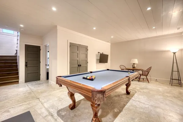 a view of a workspace with furniture