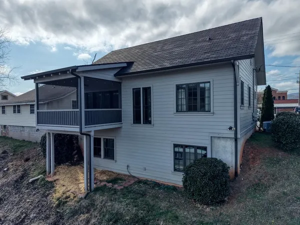 $3,000 | 56 Oak Crescent Circle, Clayton, GA 30525