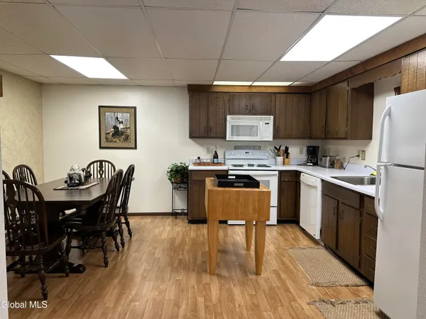 $195,000 | 11 Overlook Lane North, Unit B, Warrensburg, NY 12817