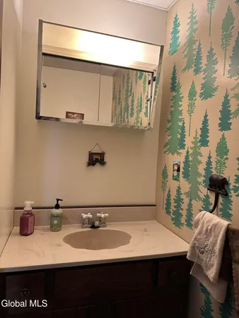 $195,000 | 11 Overlook Lane North, Unit B, Warrensburg, NY 12817