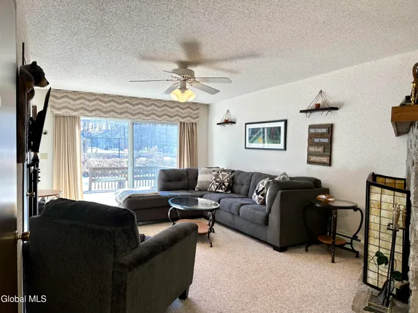 $195,000 | 11 Overlook Lane North, Unit B, Warrensburg, NY 12817