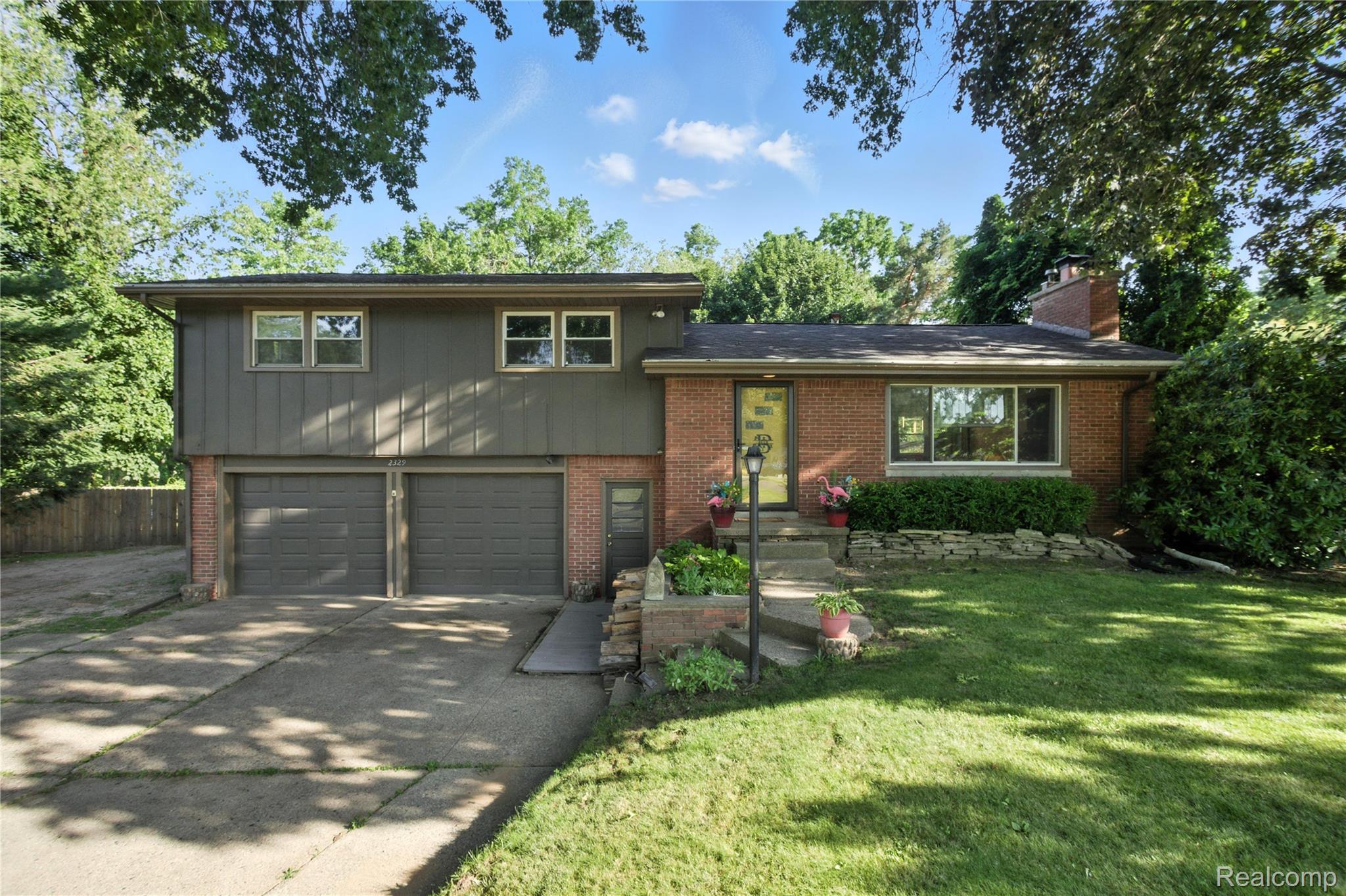 2329 Cumberland Road Lansing, MI 48906 - Photo 1 of 35 IMG_0874.JPG