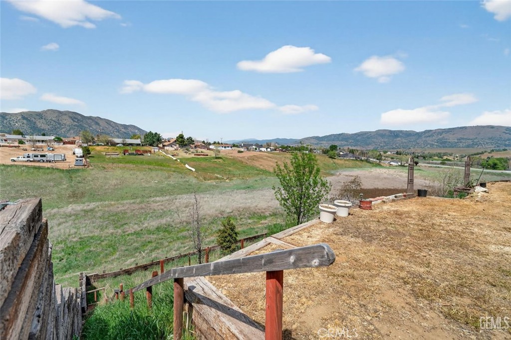 21601 Westwood Boulevard Tehachapi, CA 93561 - Photo 5 of 32