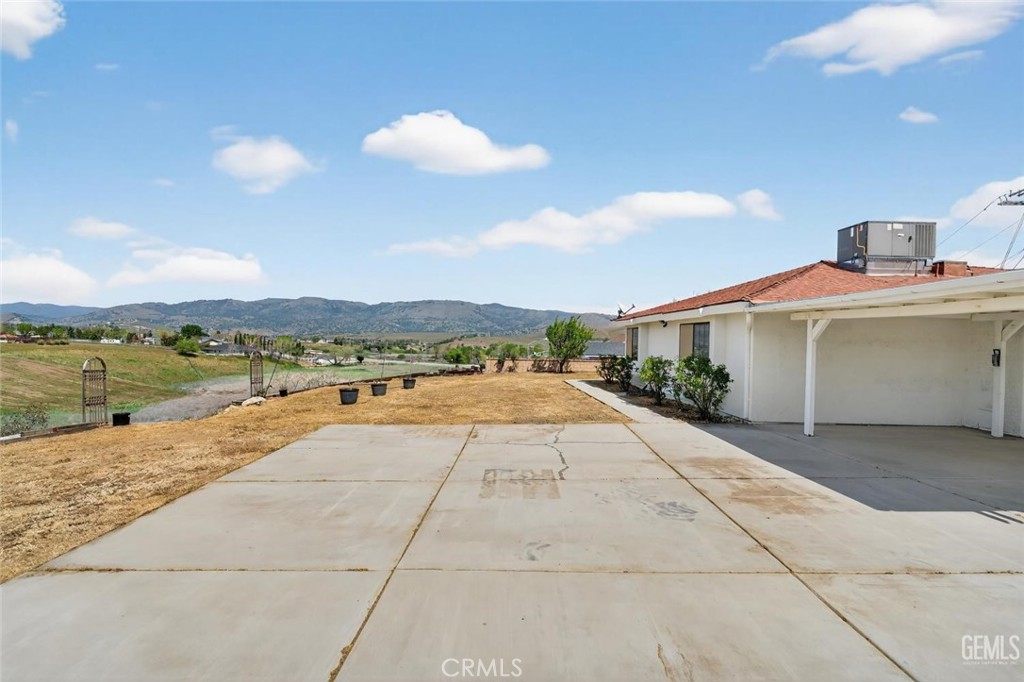 21601 Westwood Boulevard Tehachapi, CA 93561 - Photo 8 of 32