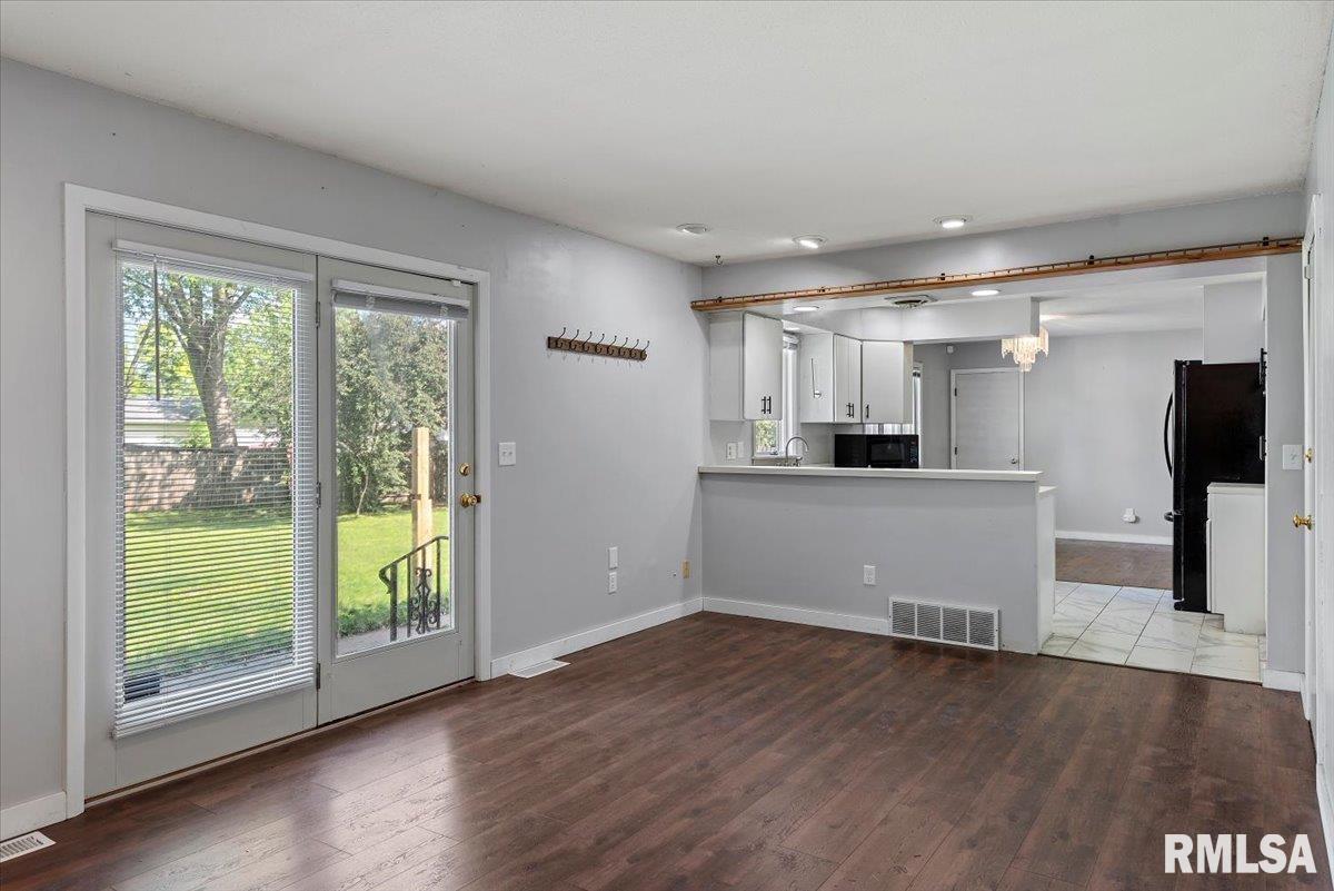2489 Arrowhead Drive Springfield, IL 62702 - Photo 16 of 40