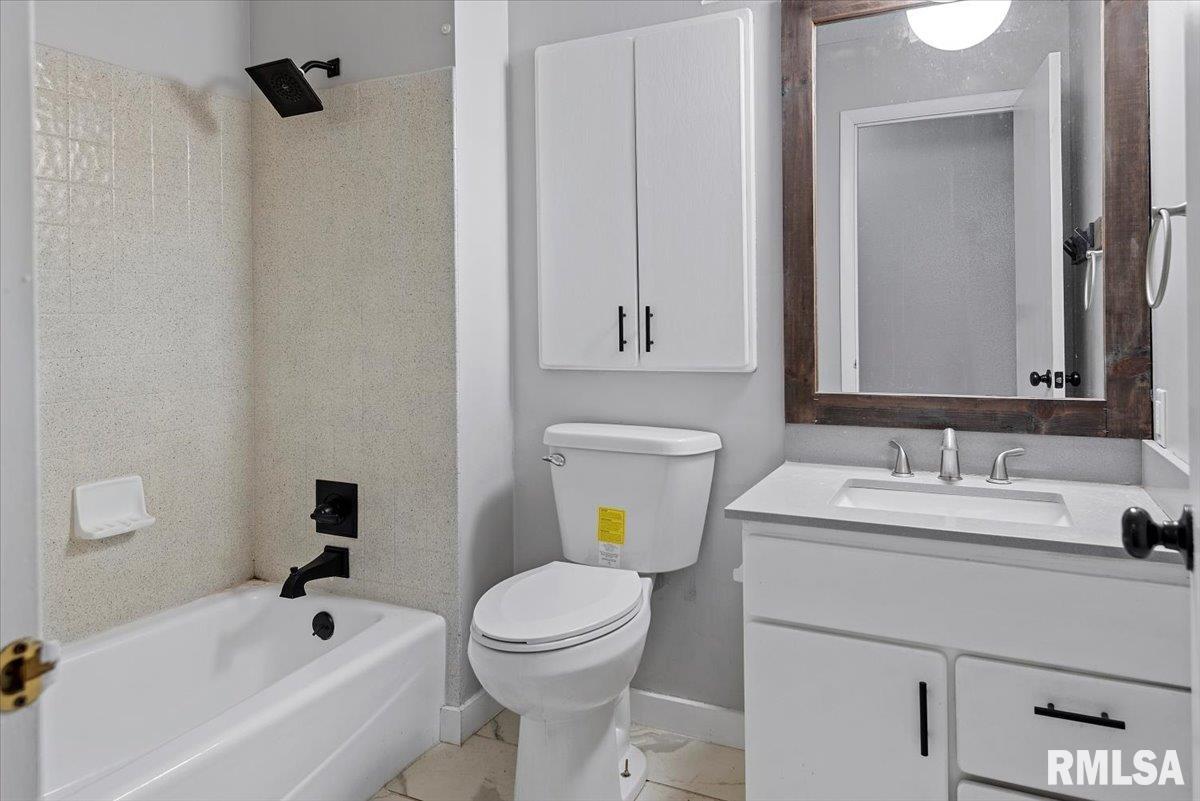 2489 Arrowhead Drive Springfield, IL 62702 - Photo 18 of 40