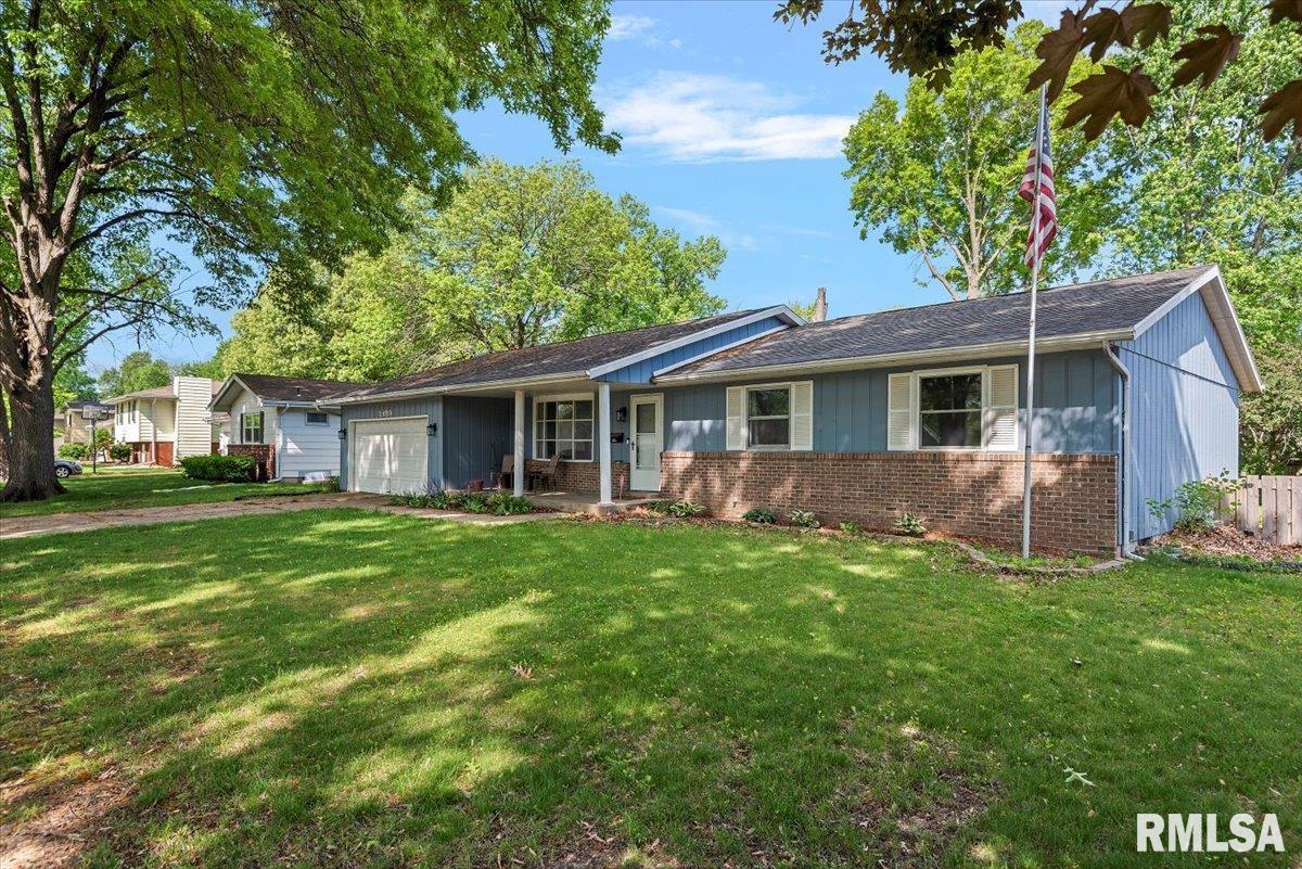 2489 Arrowhead Drive Springfield, IL 62702 - Photo 2 of 40