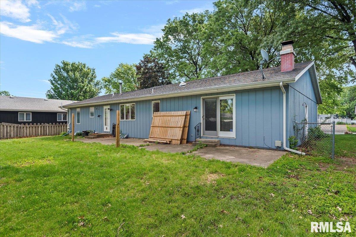 2489 Arrowhead Drive Springfield, IL 62702 - Photo 37 of 40