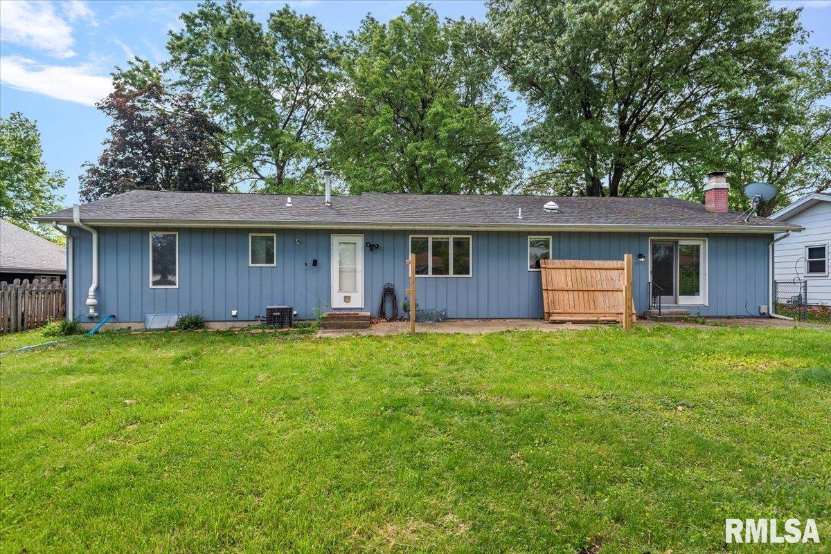 2489 Arrowhead Drive Springfield, IL 62702 - Photo 38 of 40