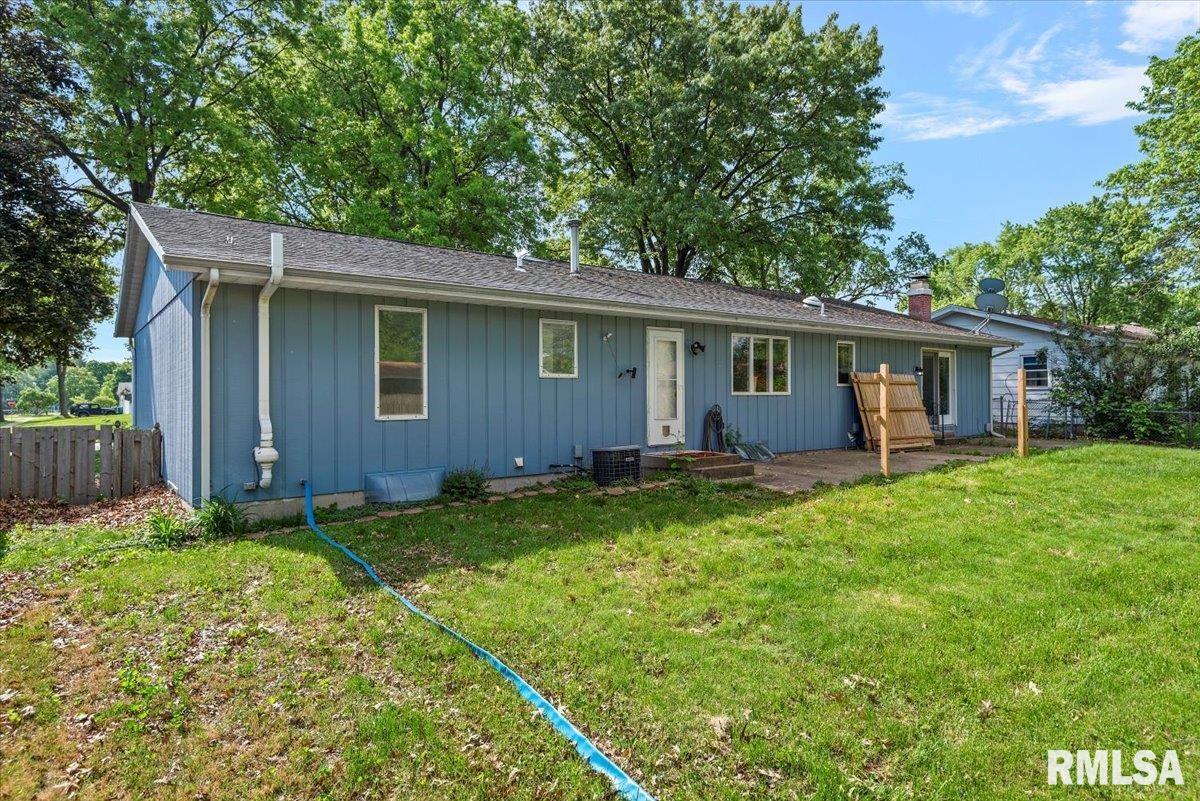 2489 Arrowhead Drive Springfield, IL 62702 - Photo 39 of 40