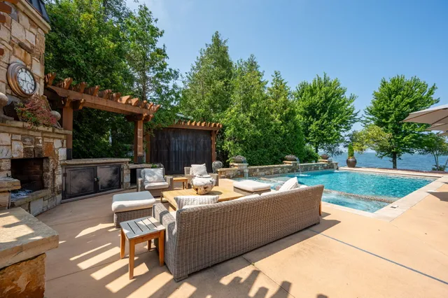 $6,500,000 | 5707 Bay Shore Drive, Sturgeon Bay, WI 54235