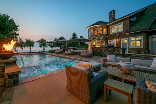 $6,500,000 | 5707 Bay Shore Drive, Sturgeon Bay, WI 54235