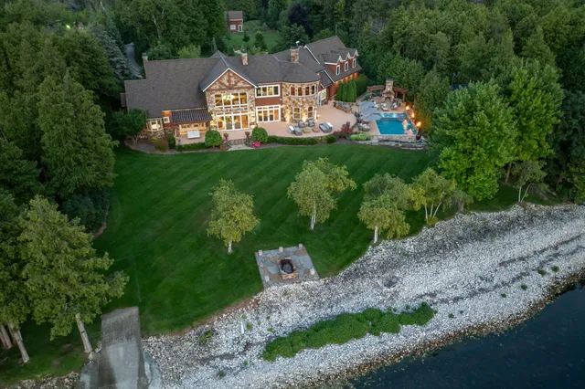 $6,500,000 | 5707 Bay Shore Drive, Sturgeon Bay, WI 54235