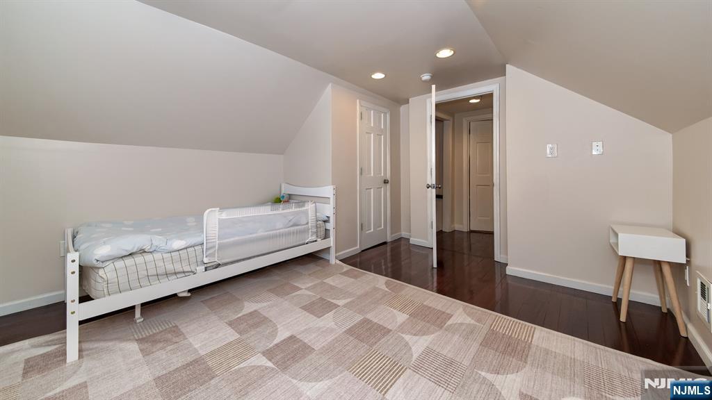 28 Ferndale Road Wayne, NJ 07470 - Photo 25 of 35
