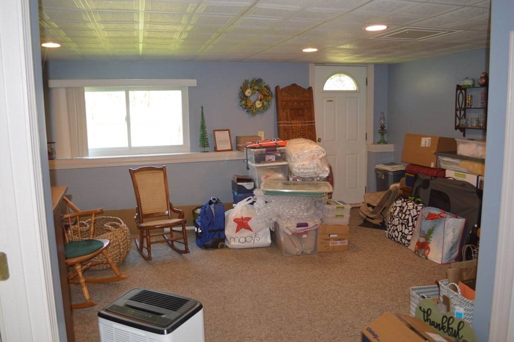 31 Manor Road Auburn, MA 01501 - Photo 13 of 16 Gallery Image 13