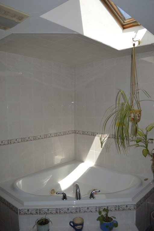31 Manor Road Auburn, MA 01501 - Photo 10 of 16 Gallery Image 10