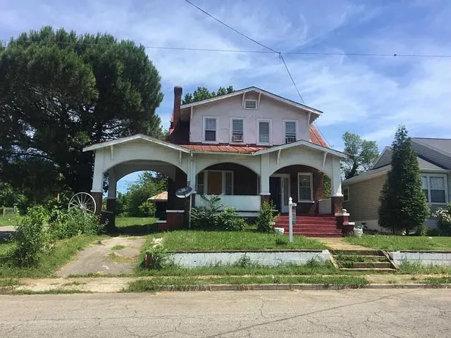 $174,005 | 2229 Hanover Avenue Northwest, Roanoke, VA 24017