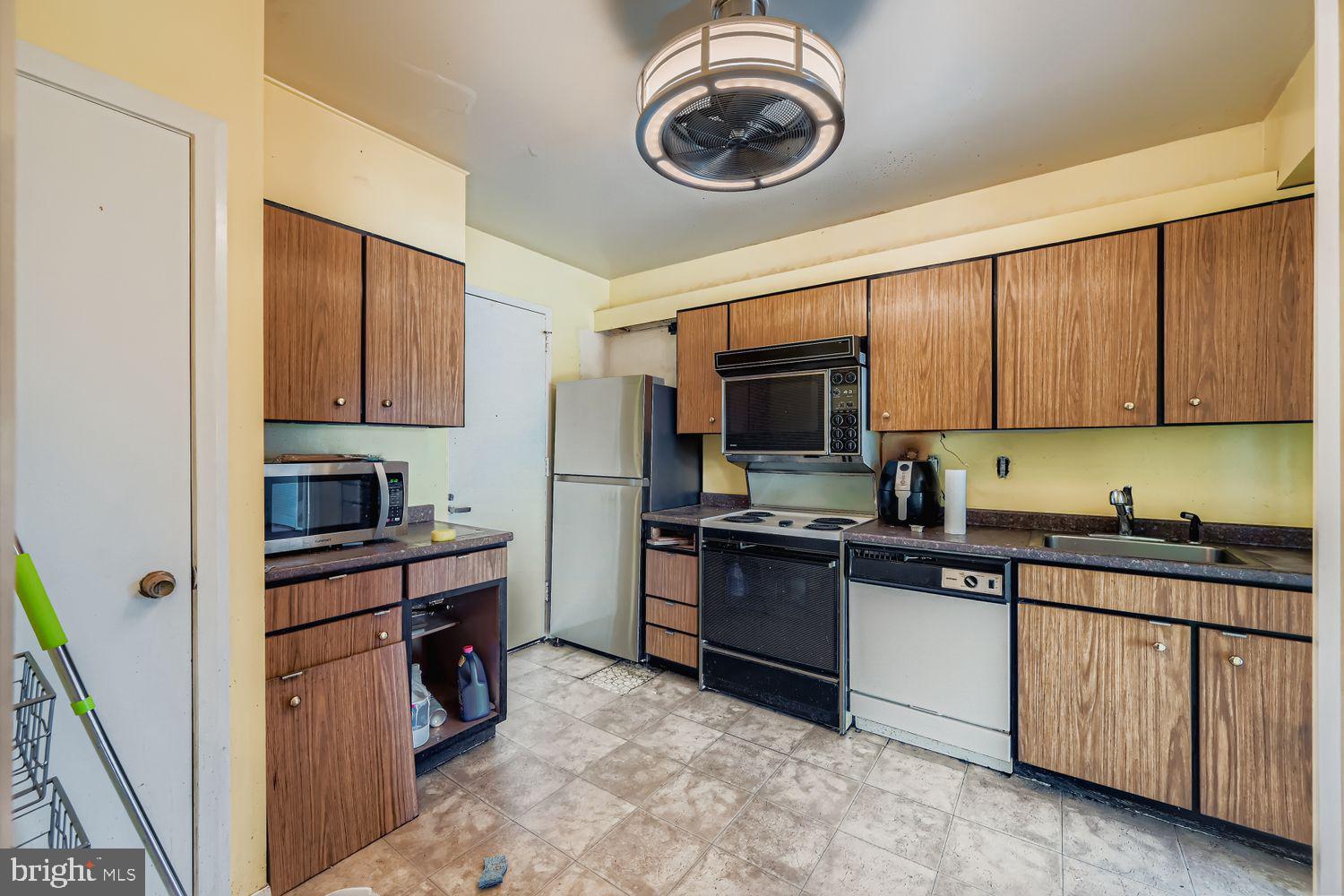 6606 Park Heights Avenue, Unit 305 Baltimore, MD 21215 - Photo 13 of 28