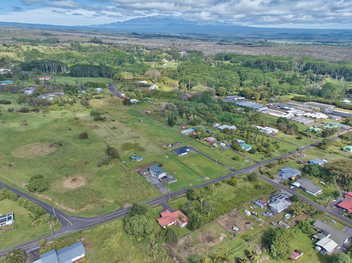 235 Malaai Road Hilo, HI 96720 - Photo 13 of 14 a view of a lush green field