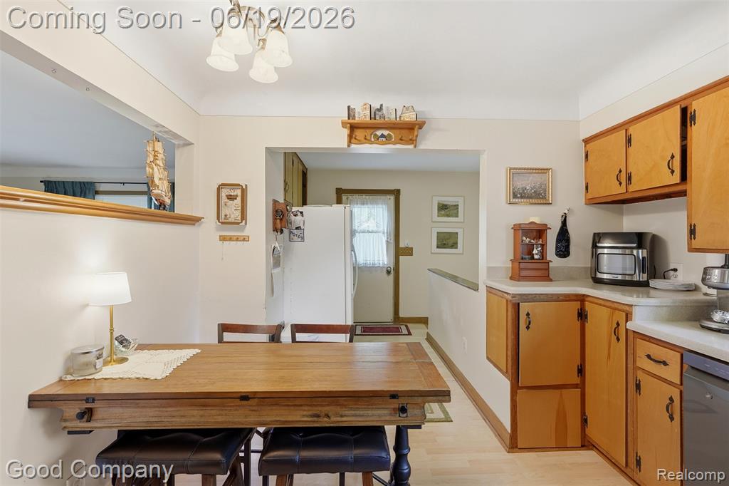3615 Hazelton Avenue Rochester Hills, MI 48307 - Photo 22 of 56