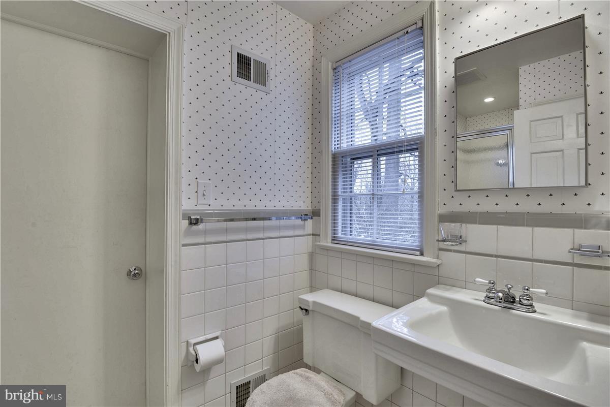 5900 Overlea Road Bethesda, MD 20816 - Photo 14 of 30 Main floor full bath with shower