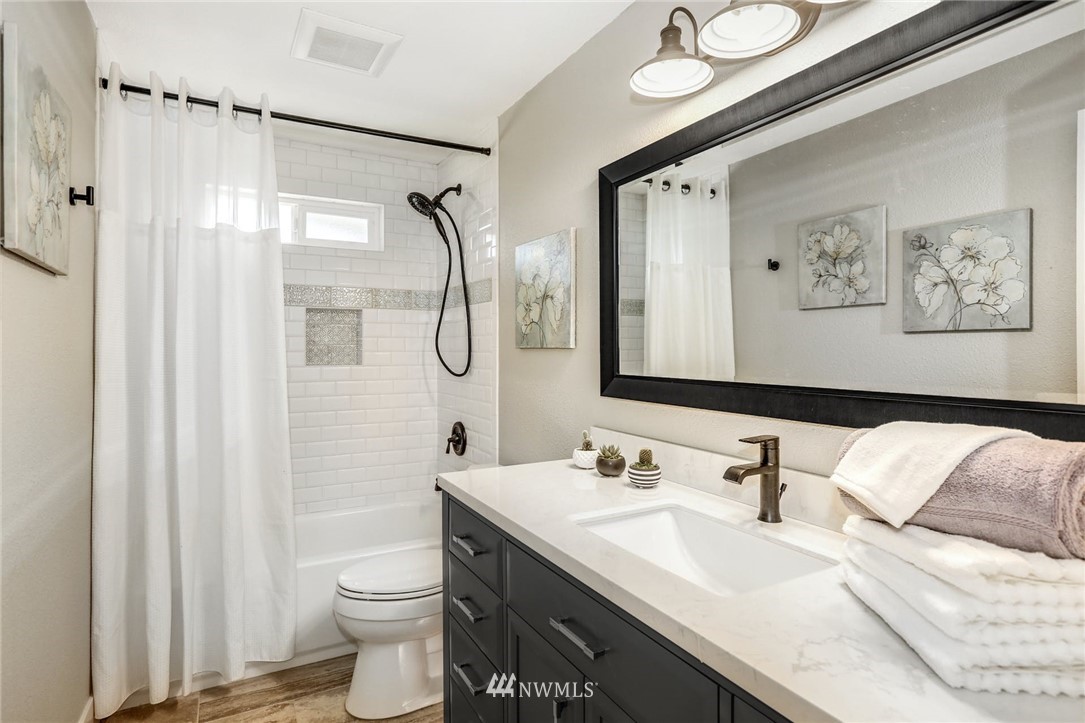 20620 Southeast 158th Street Renton, WA 98059 - Photo 7 of 26
