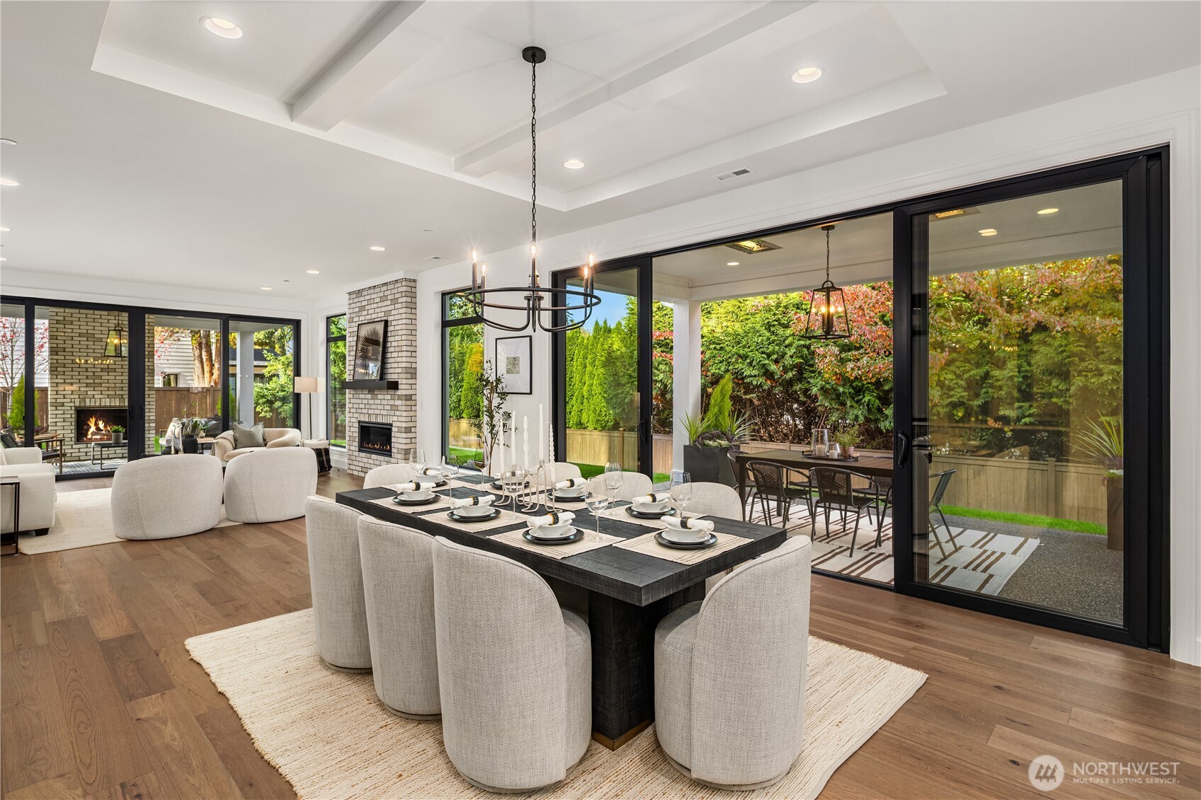 13988 Southeast 5th Street Bellevue, WA 98005 - Photo 12 of 39