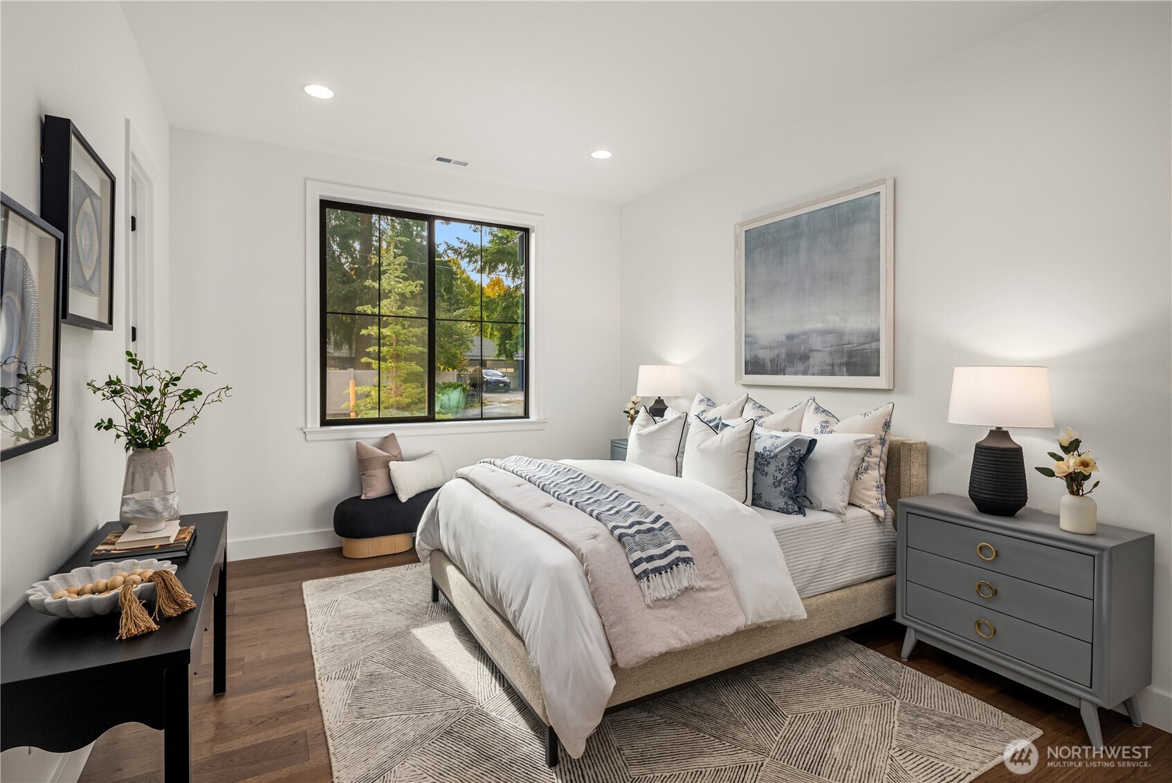 13988 Southeast 5th Street Bellevue, WA 98005 - Photo 13 of 39