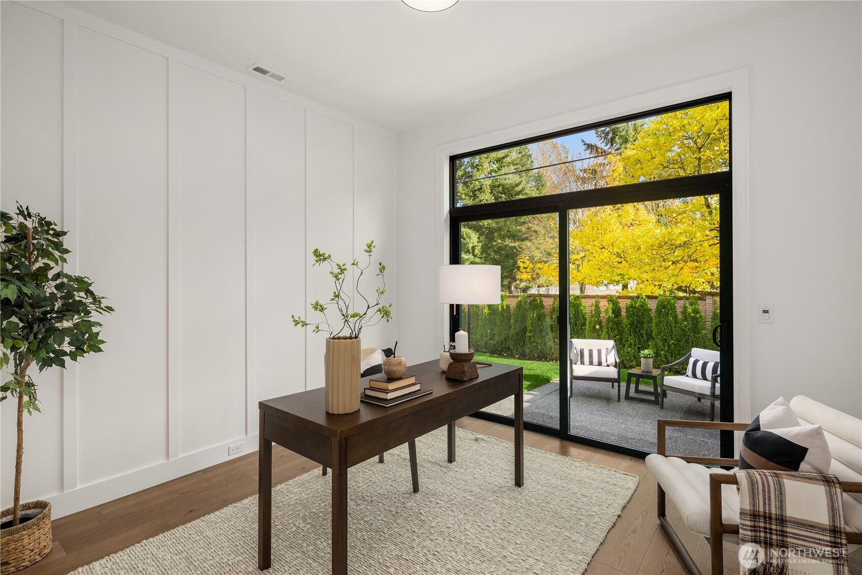 13988 Southeast 5th Street Bellevue, WA 98005 - Photo 17 of 39