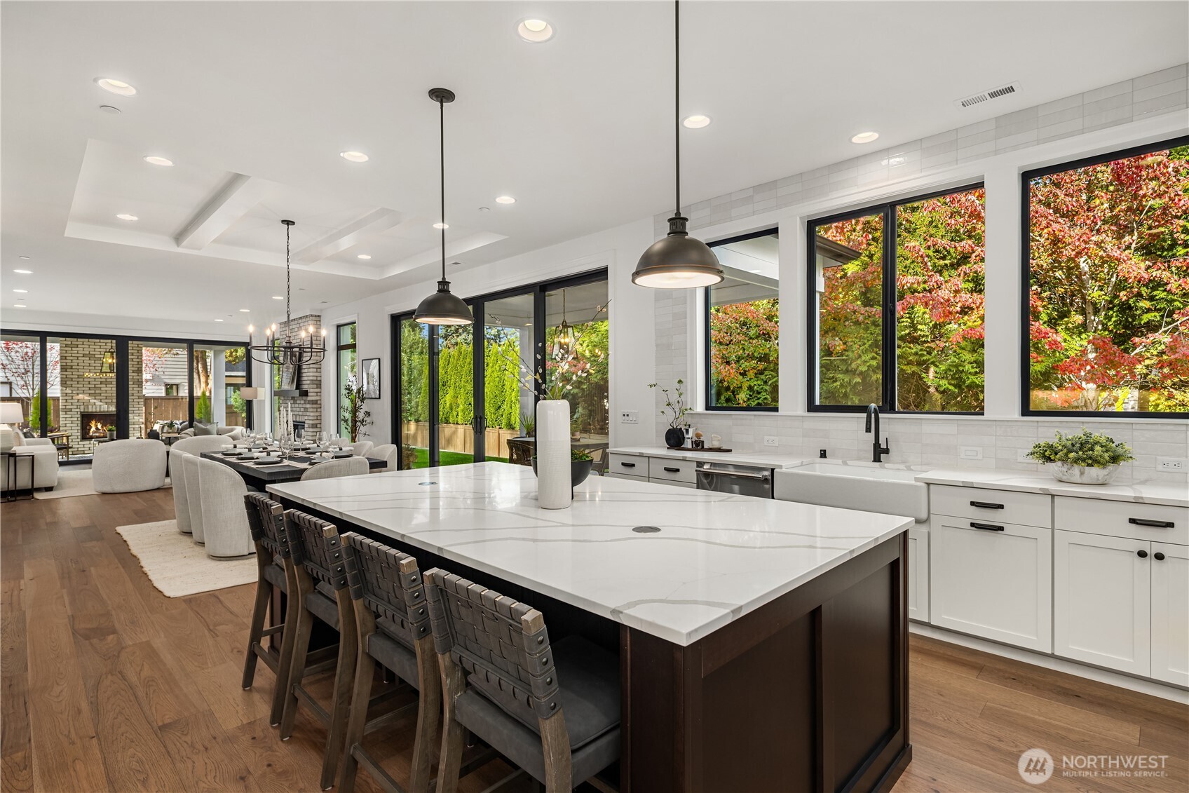 13988 Southeast 5th Street Bellevue, WA 98005 - Photo 6 of 39