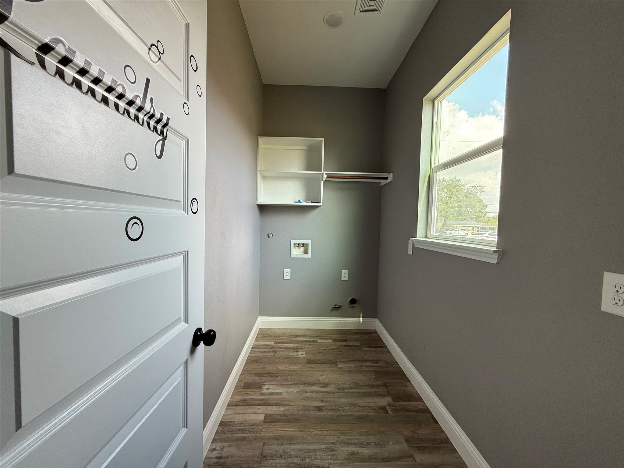 217 Kalmer Street Pasadena, TX 77502 - Photo 12 of 30 a view of an entryway