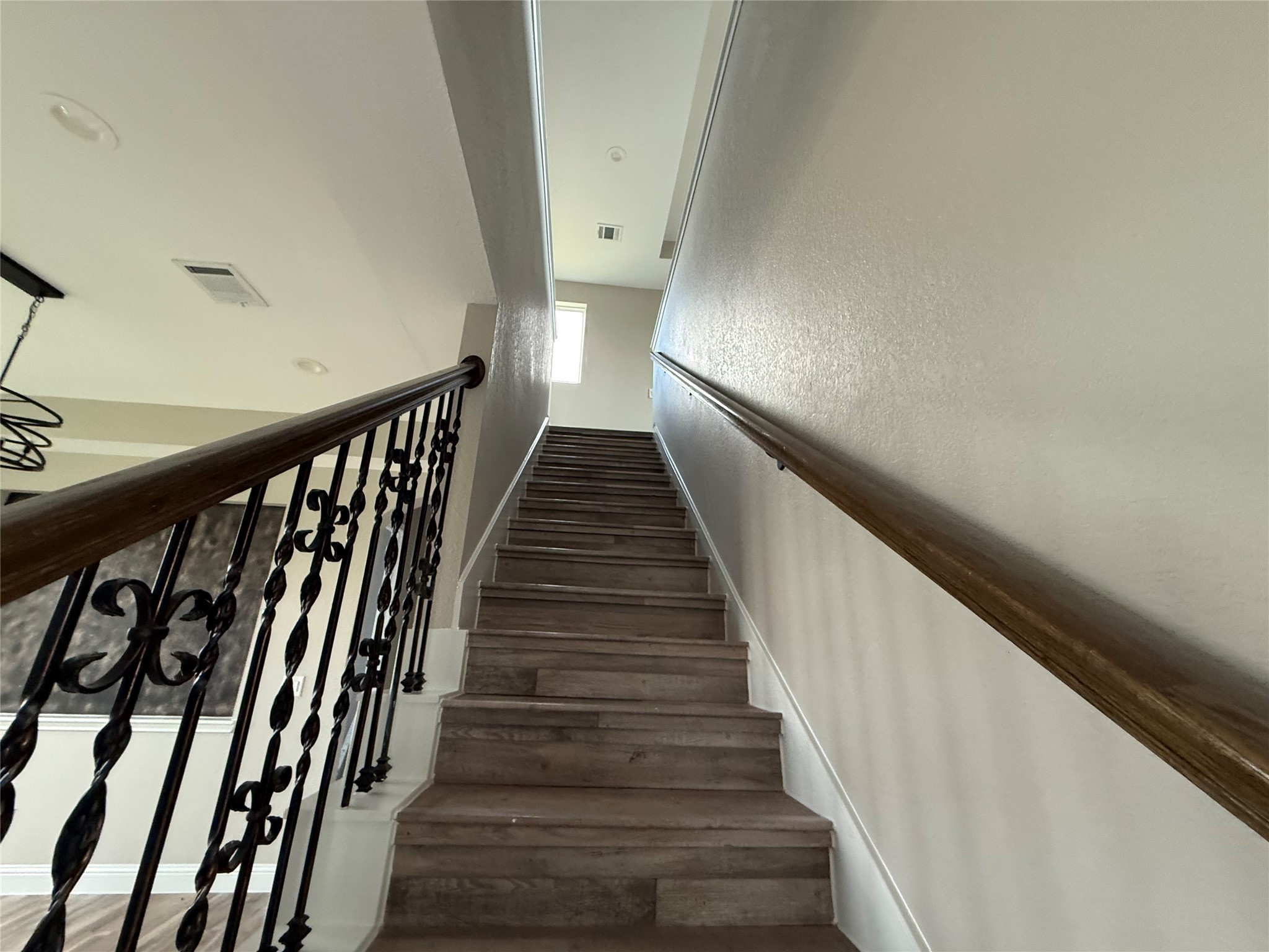 217 Kalmer Street Pasadena, TX 77502 - Photo 20 of 30 a view of entryway