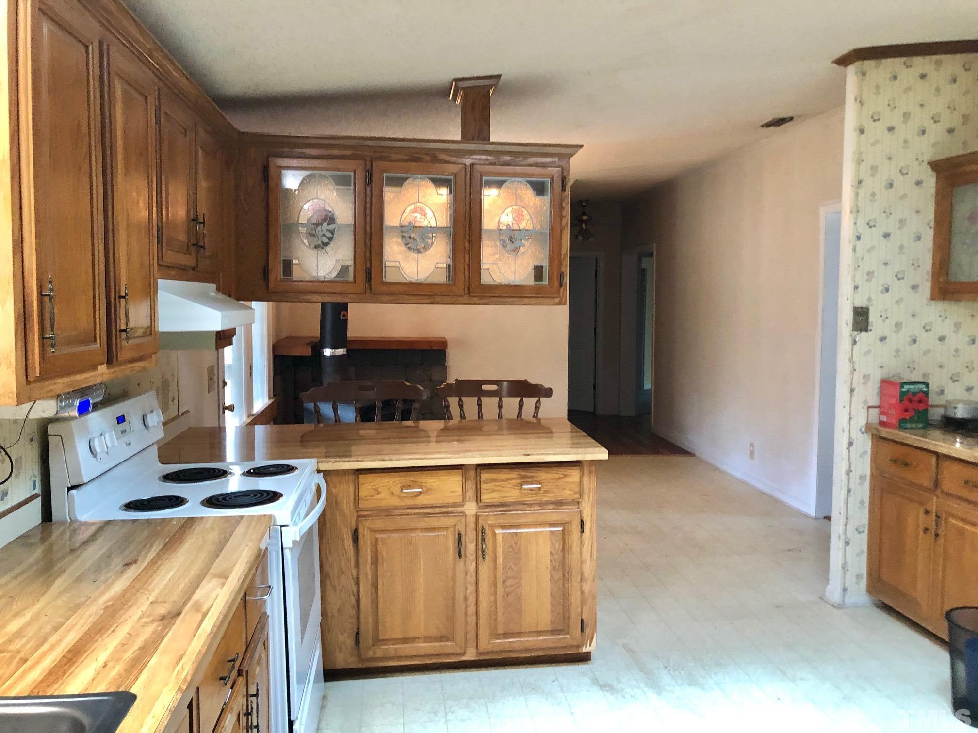 482 Daniel Harris Road Henderson, NC 27537 - Photo 4 of 24 Gallery Image 4