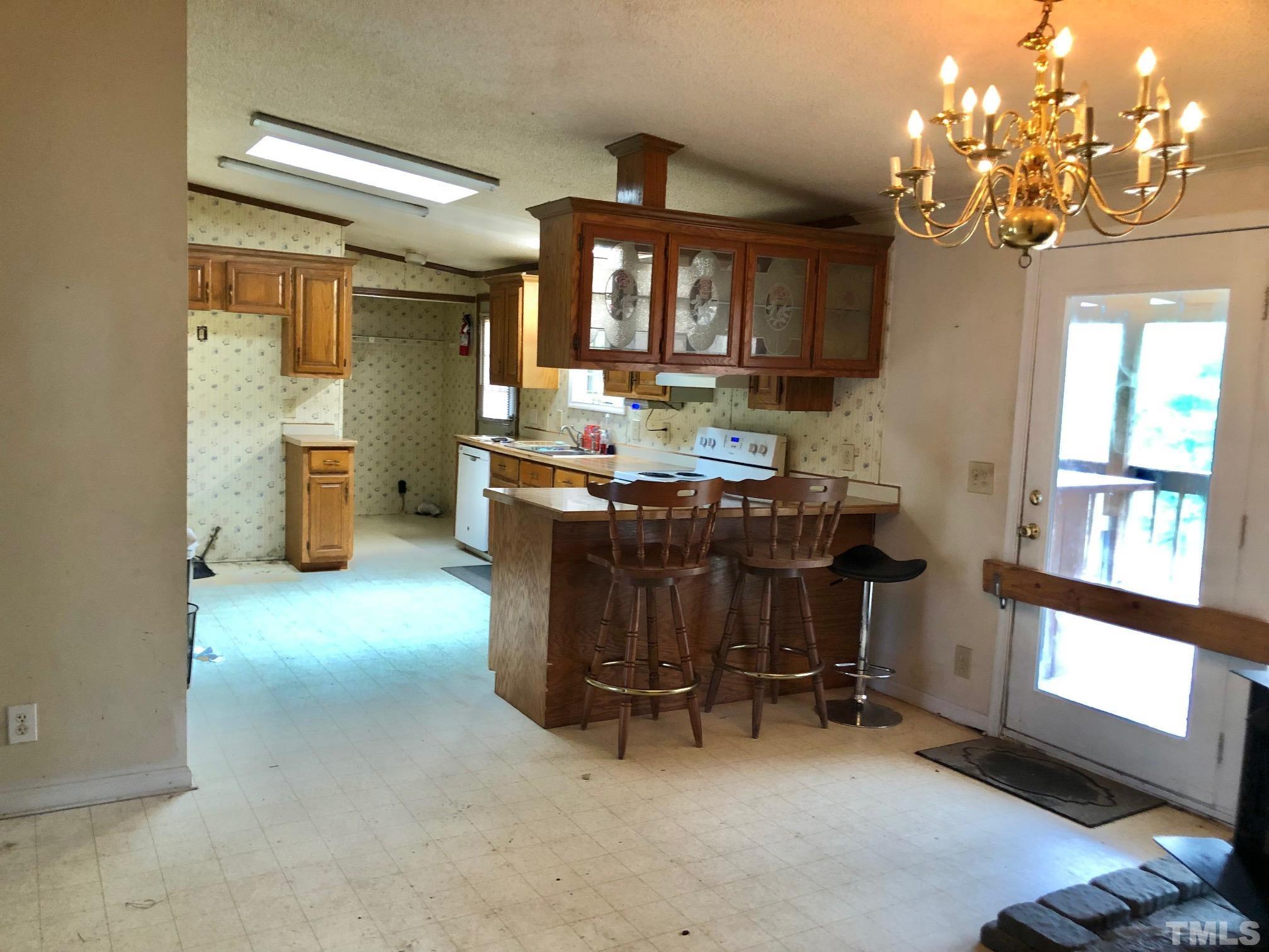 482 Daniel Harris Road Henderson, NC 27537 - Photo 5 of 24 Gallery Image 5