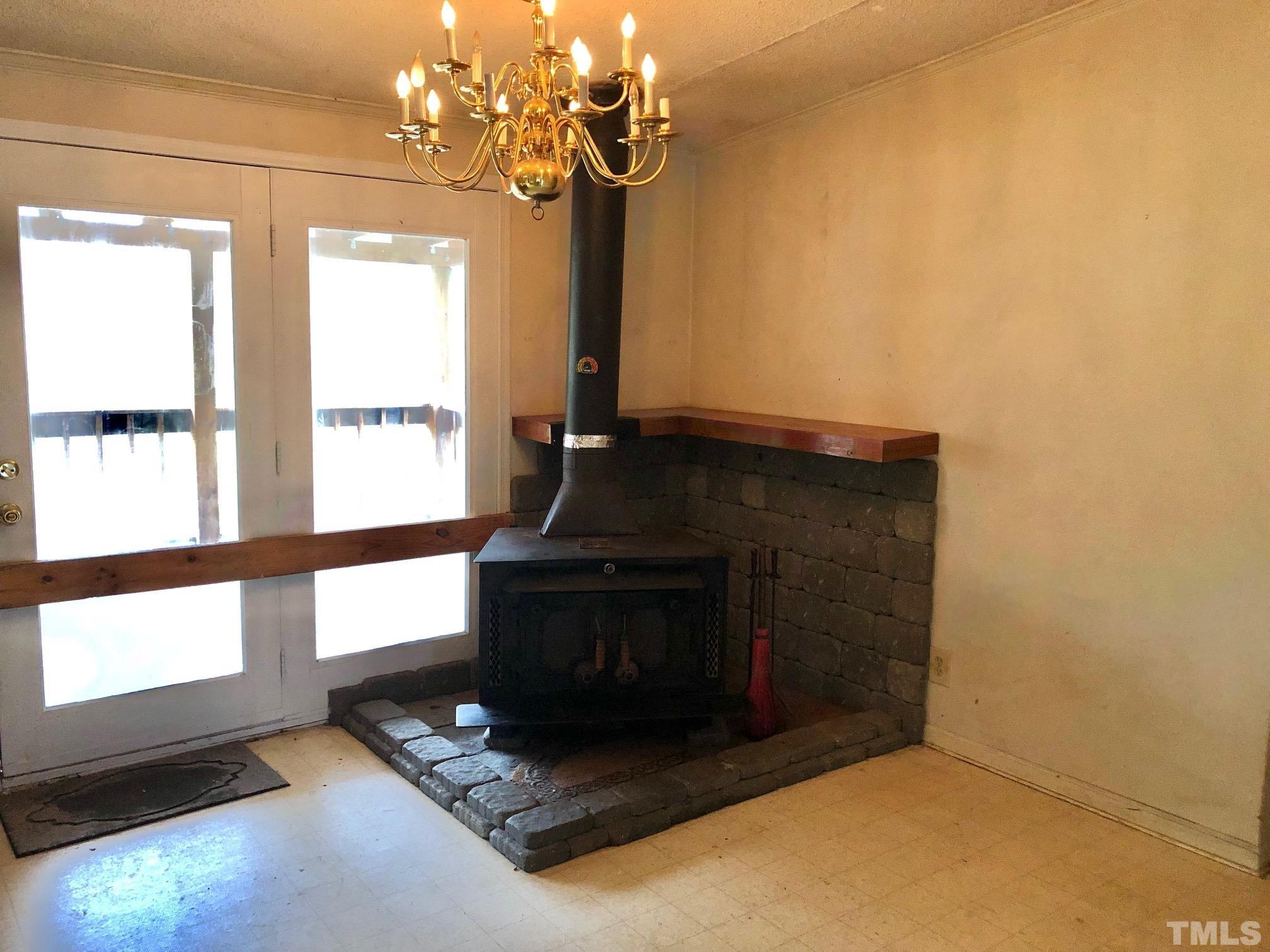 482 Daniel Harris Road Henderson, NC 27537 - Photo 7 of 24 Gallery Image 7