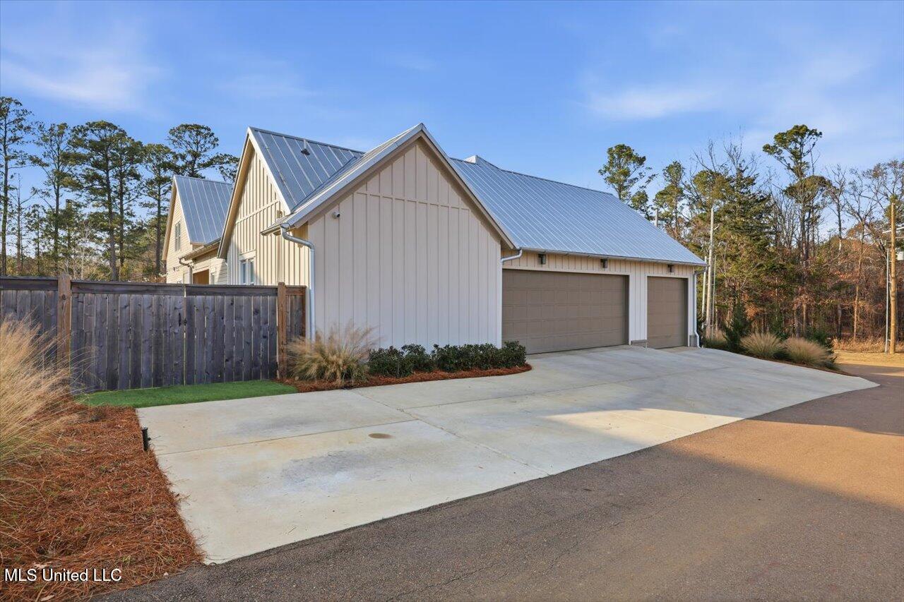 146 West Florida Boulevard Madison, MS 39110 - Photo 45 of 49 56-146 W Florida Blvd _ Home Tours MS