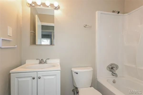 $208,600 | 660 Brookstone Drive, Florissant, MO 63033