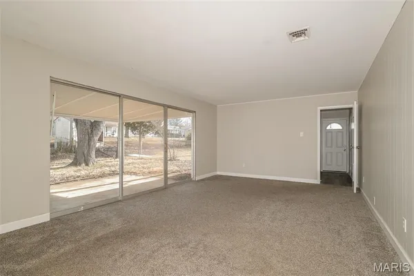 $208,600 | 660 Brookstone Drive, Florissant, MO 63033