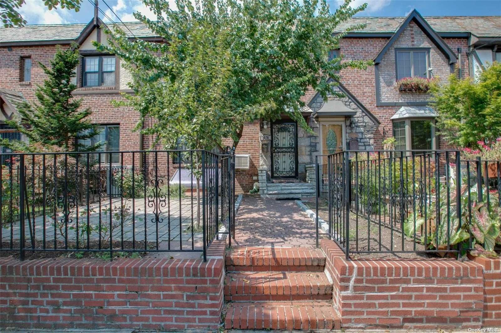 2576 47th Street, Queens, NY 11103 Compass