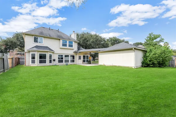 $2,800 | 11915 Helene Court, Pinehurst, TX 77362