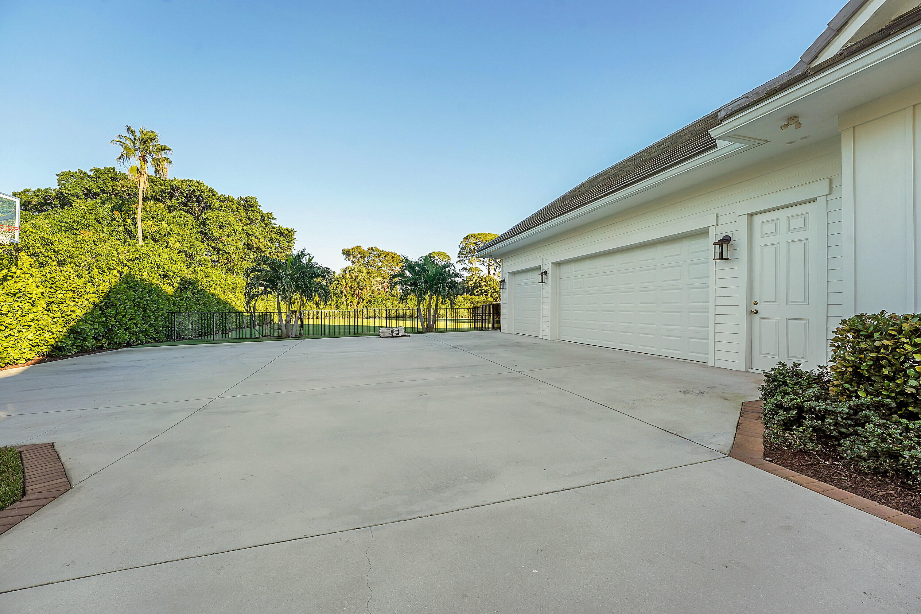 7660 Bold Lad Road Palm Beach Gardens, FL 33418 - Photo 56 of 68 BASKETBALL / PARKING PAD