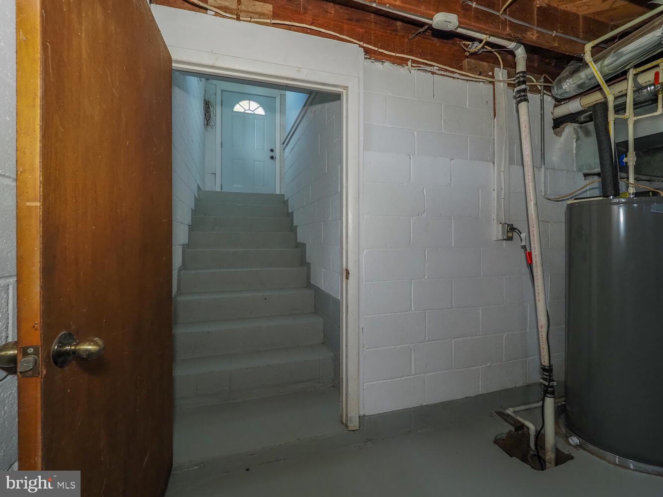 418 Hiobs Lane Aberdeen, MD 21001 - Photo 39 of 46 a view of a walk in closet