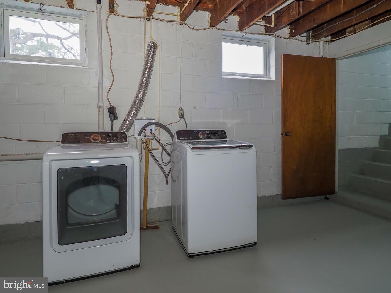 418 Hiobs Lane Aberdeen, MD 21001 - Photo 43 of 46 a utility room with dryer and washer