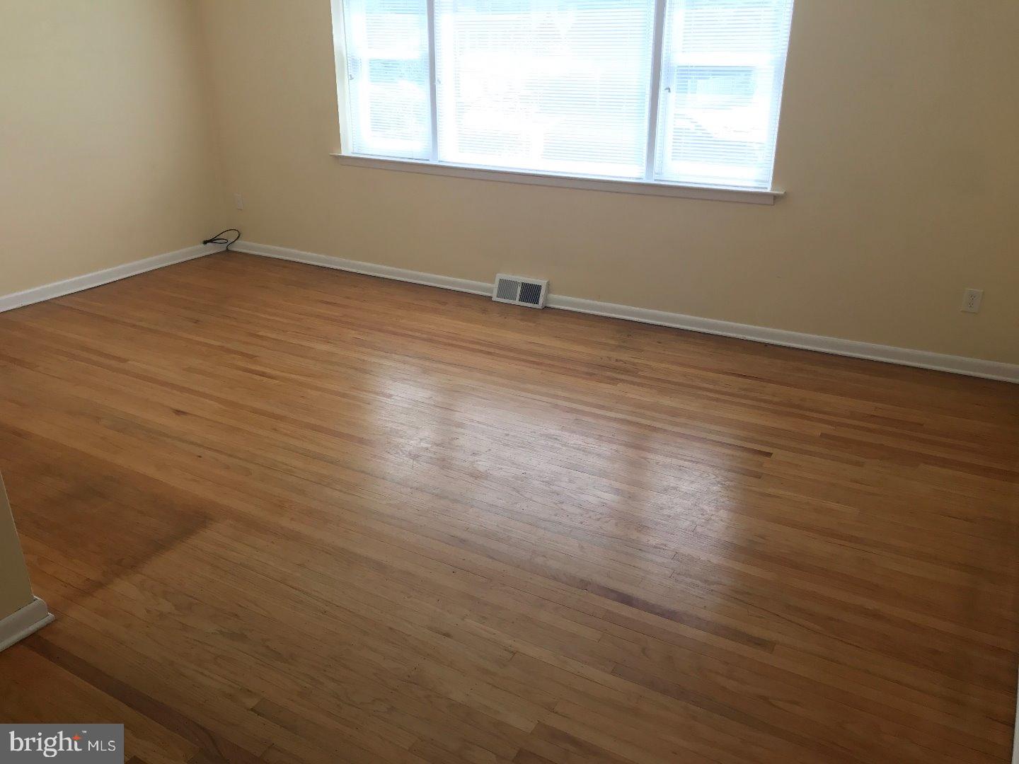 7245 Ridge Avenue Philadelphia, PA 19128 - Photo 5 of 10 Gallery Image 5