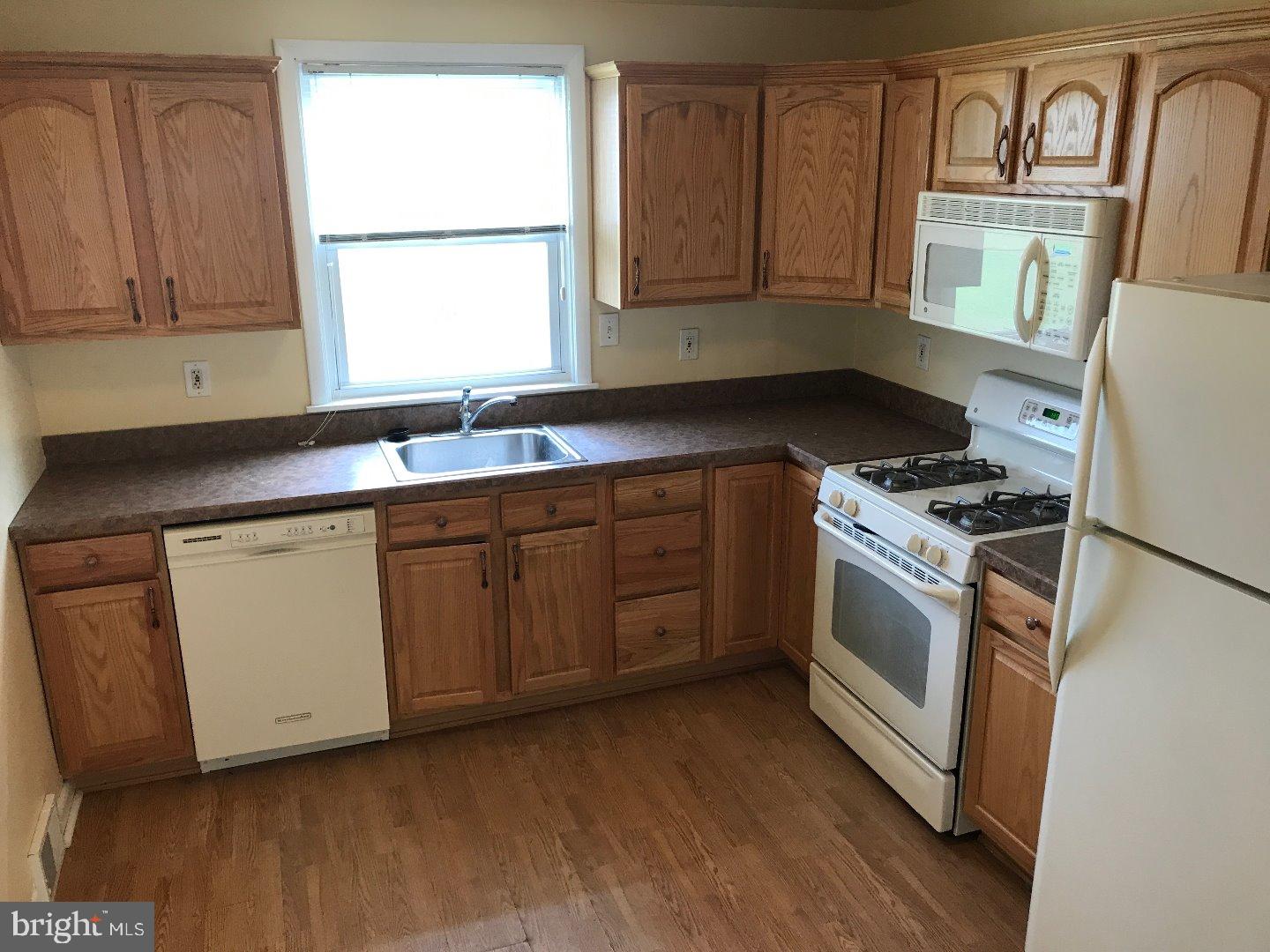 7245 Ridge Avenue Philadelphia, PA 19128 - Photo 6 of 10 Gallery Image 6