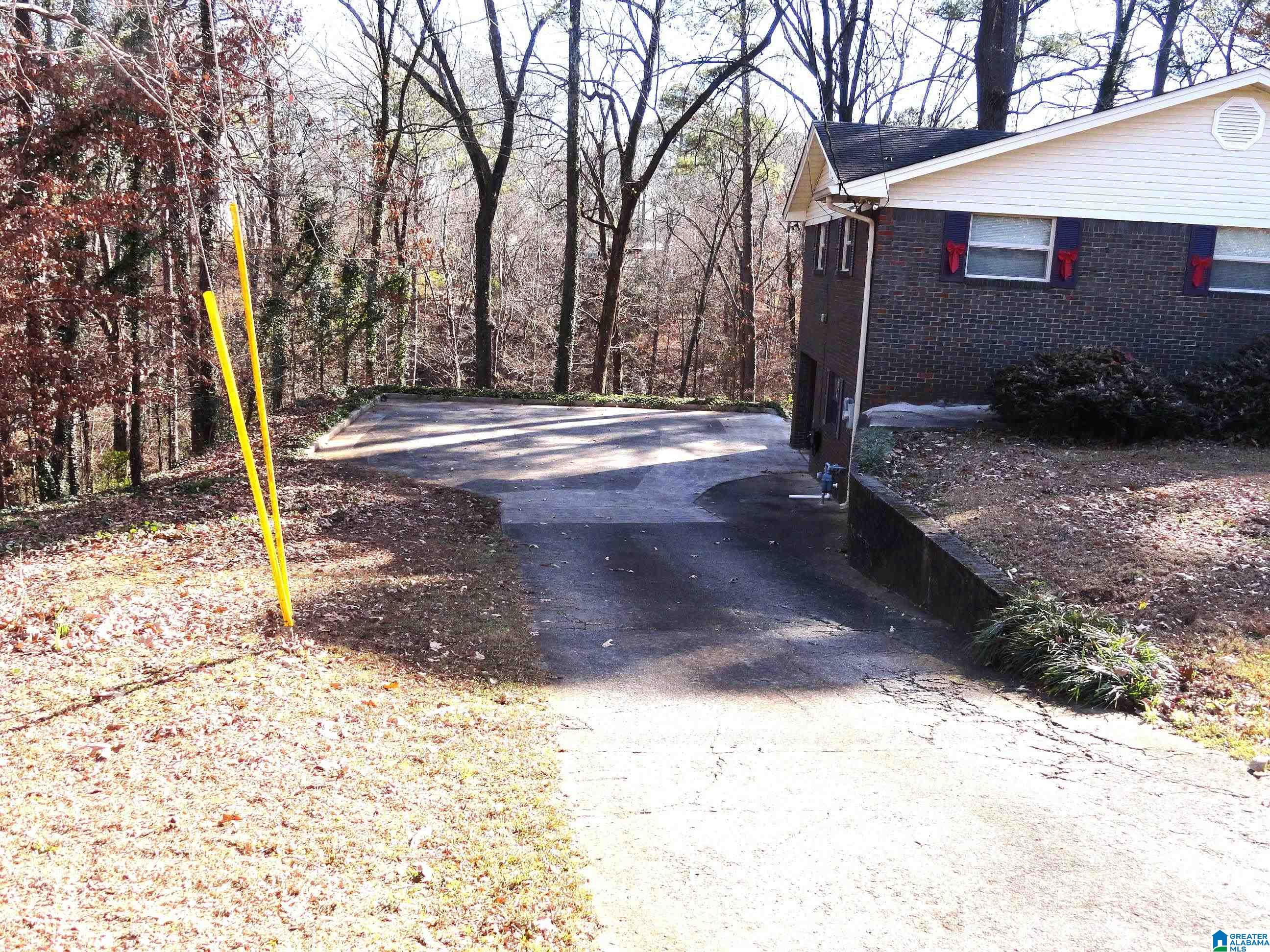 441 Portercrest Road Graysville, AL 35073 - Photo 3 of 37