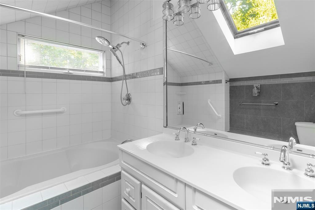 43 Spring Valley Avenue Paramus, NJ 07652 - Photo 14 of 20 Gallery Image 14